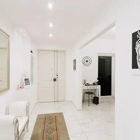 Calafatari לינה וארוחת בוקר