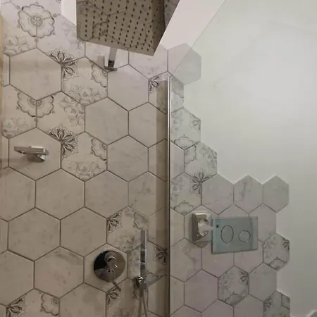 Calafatari לינה וארוחת בוקר 4*