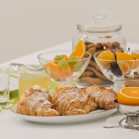 Oda ve Kahvaltı Calafatari 4*