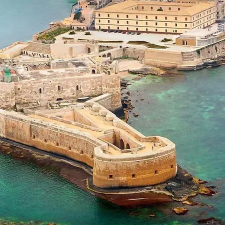 Calafatari Oda ve Kahvaltı 4*